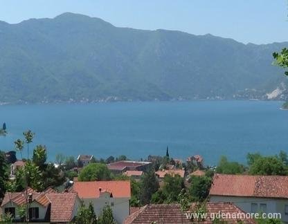 Izdajem sobe sa kupatilima, 6 eura, privat innkvartering i sted Risan, Montenegro - pogled